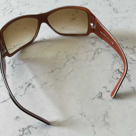 Prada - brown women’s sunglasses with case. - Picture 5 of 10
